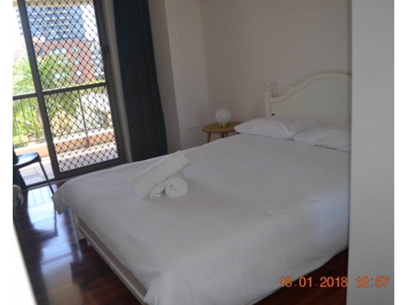 5B/10 Marine Parade, Southport QLD 4215