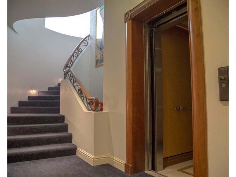 24-26  Queensland Avenue, Broadbeach QLD 4218