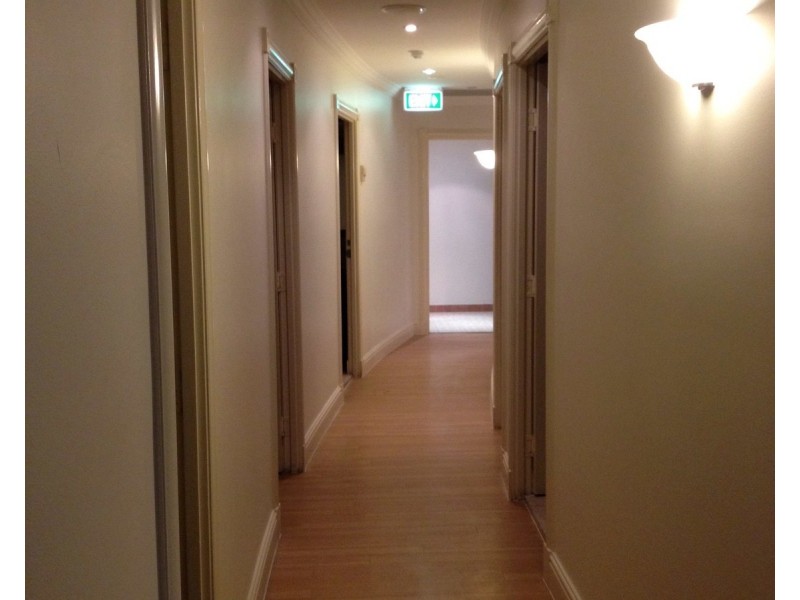 24-26  Queensland Avenue, Broadbeach QLD 4218