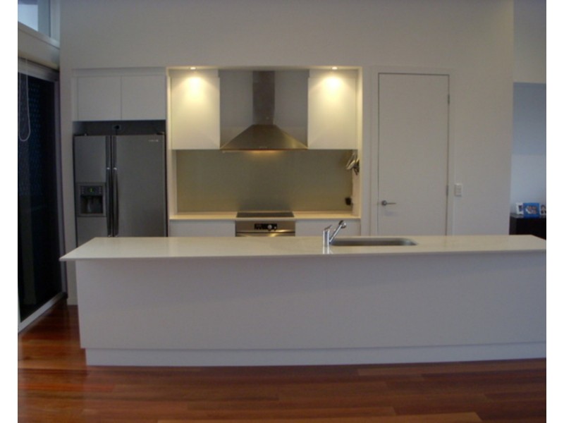 1008 Lakeview Terrace, Benowa QLD 4217