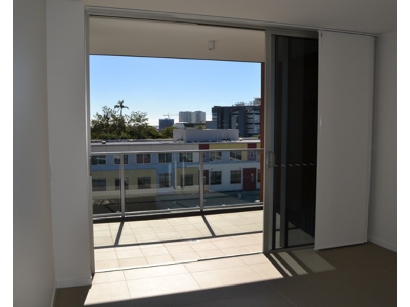 502/26 Spendelove Avenue, Southport QLD 4215