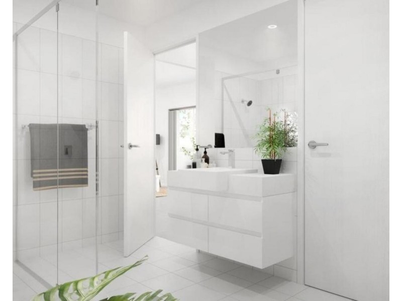 1/101 Pohlman Street, Southport QLD 4215