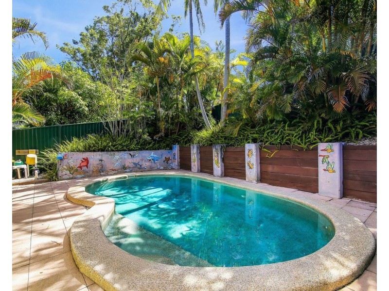 2 Warrawee Avenue, Ashmore QLD 4214