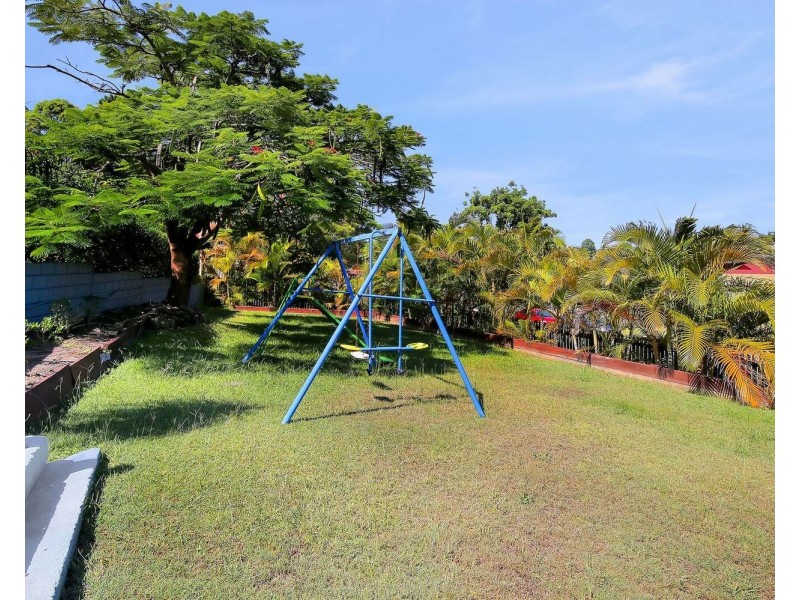 2 Warrawee Avenue, Ashmore QLD 4214