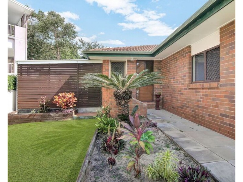 1/106 Little Usher Avenue, Labrador QLD 4215
