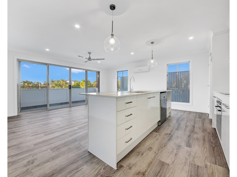 1/116 Eugaree Street, Southport QLD 4215