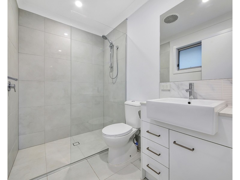 1/116 Eugaree Street, Southport QLD 4215
