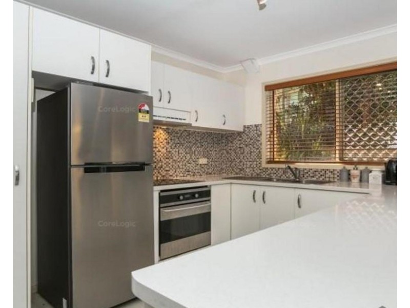 1/122 Johnston Street, Southport QLD 4215