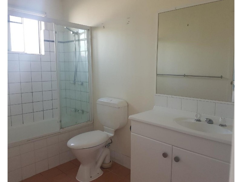 1/122 Johnston Street, Southport QLD 4215
