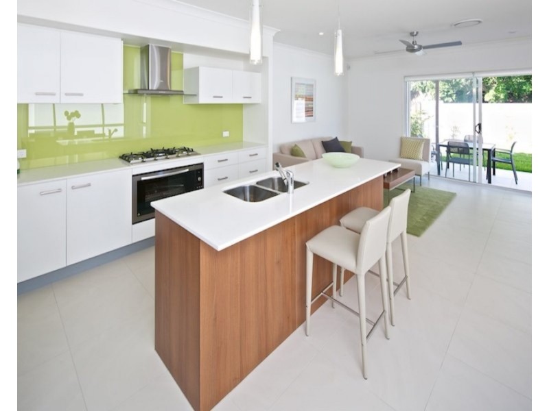 2/6 Compass Drive, Biggera Waters QLD 4216