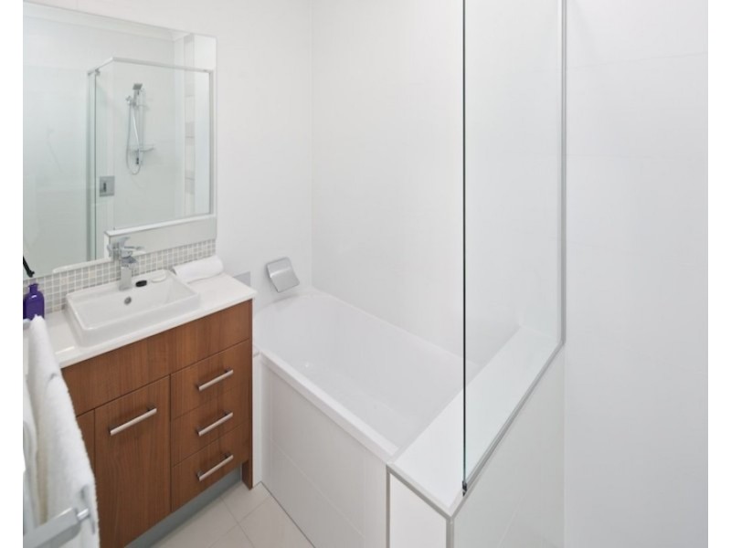 2/6 Compass Drive, Biggera Waters QLD 4216