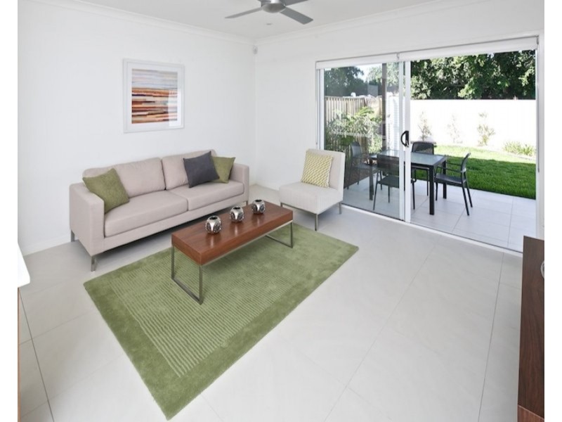 2/6 Compass Drive, Biggera Waters QLD 4216