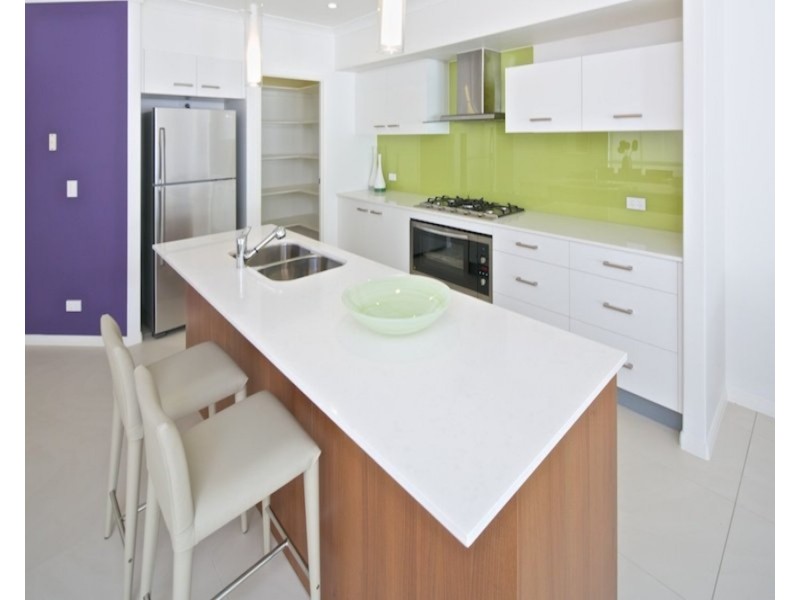 2/6 Compass Drive, Biggera Waters QLD 4216