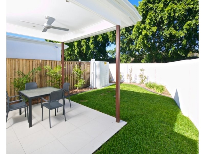 2/6 Compass Drive, Biggera Waters QLD 4216