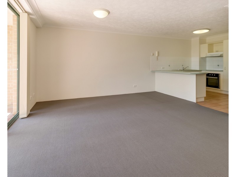 37/45 Pohlman Street, Southport QLD 4215