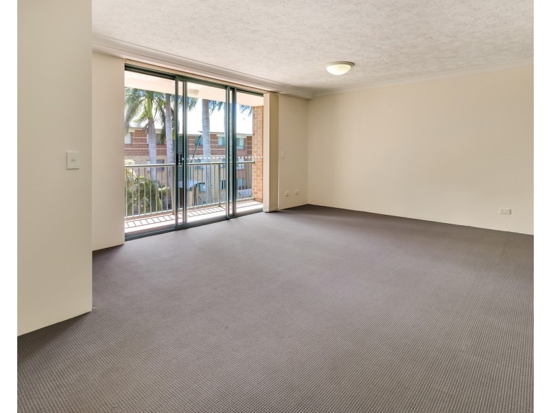 37/45 Pohlman Street, Southport QLD 4215