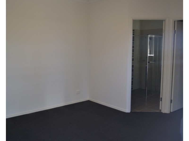 2/12 Compass Drive, Biggera Waters QLD 4216