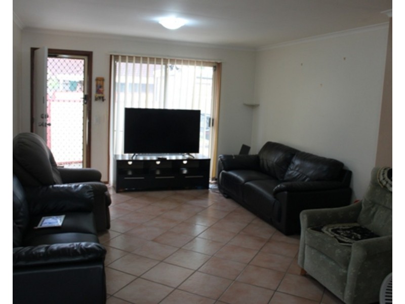 2/15 Galloway Drive, Ashmore QLD 4214