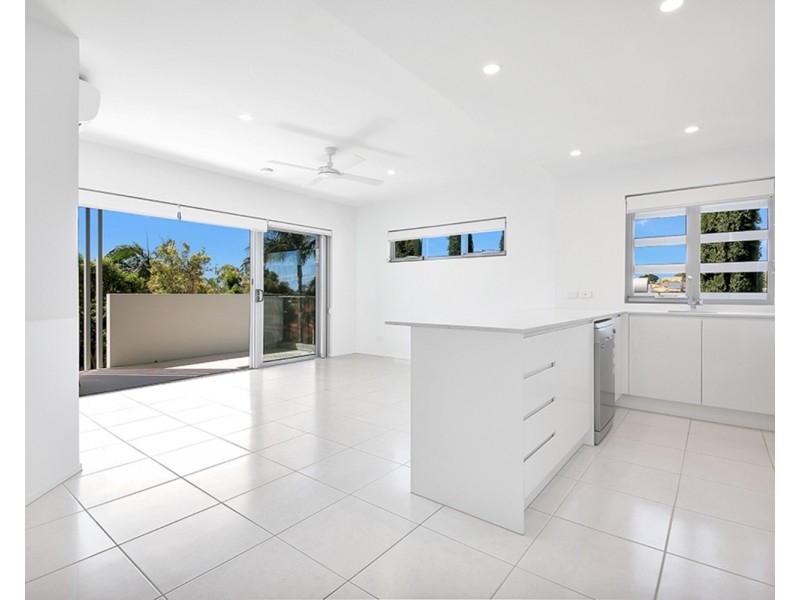 8/101 Pohlman Street, Southport QLD 4215