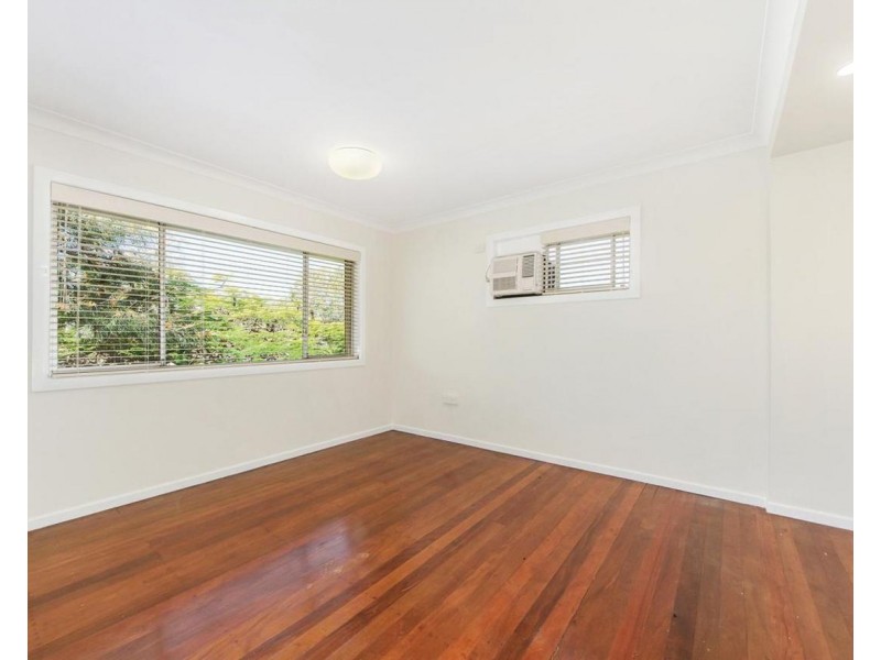 17 Clare Street, Southport QLD 4215