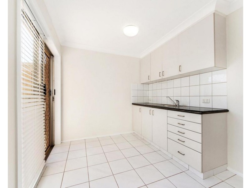 17 Clare Street, Southport QLD 4215