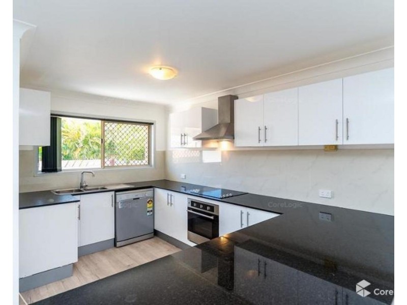 7/81 Olsen Avenue, Labrador QLD 4215