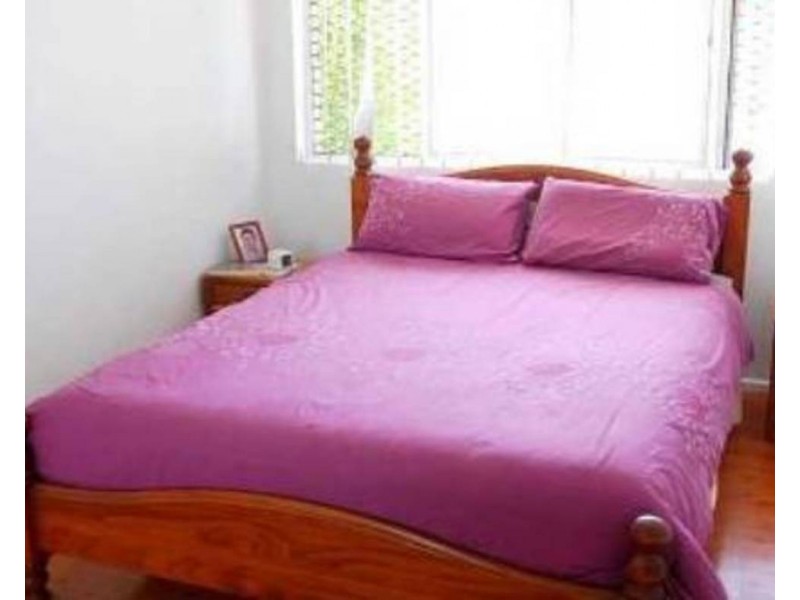 8 Cooleroo Avenue, Southport QLD 4215