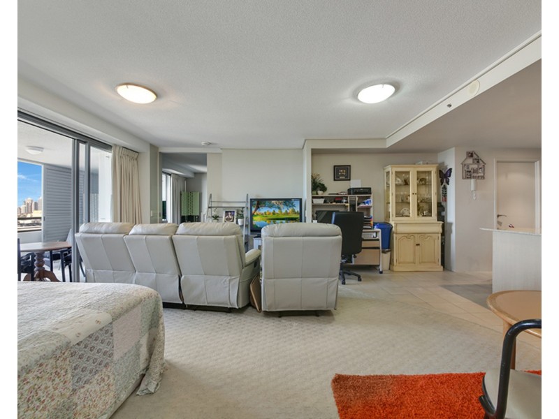 216/105 Scarborough Street, Southport QLD 4215