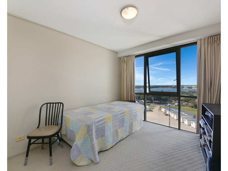 216/105 Scarborough Street, Southport QLD 4215