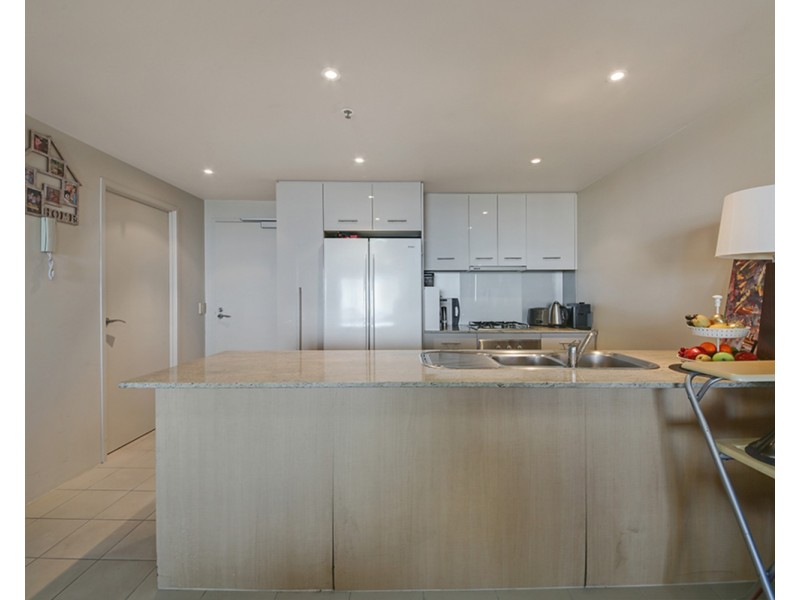 216/105 Scarborough Street, Southport QLD 4215