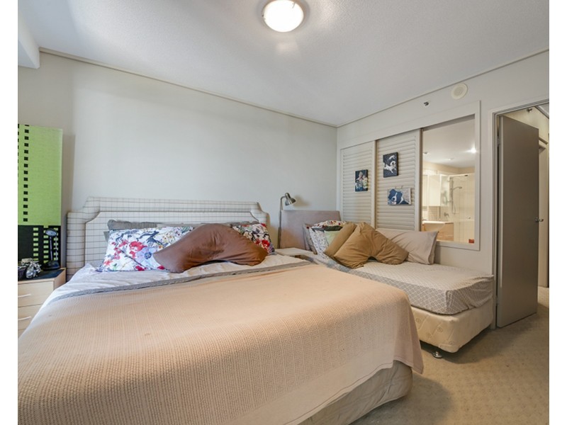 216/105 Scarborough Street, Southport QLD 4215