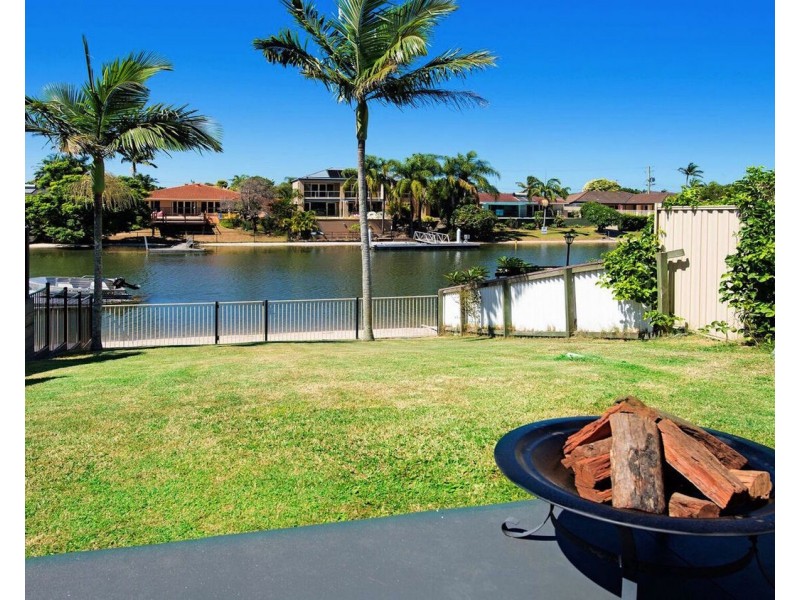 2/94 Salerno Street, Isle Of Capri QLD 4217