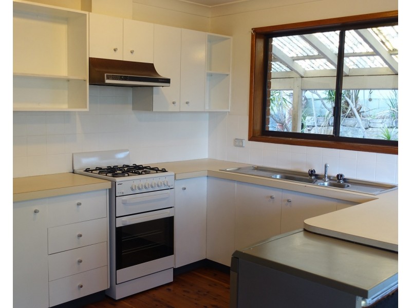 51 Highlands Parade, Bulli NSW 2516