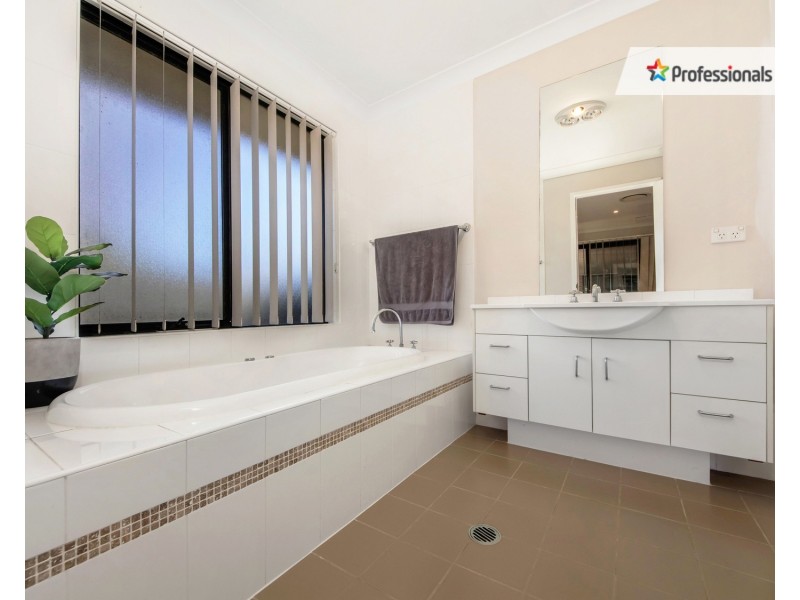 30 Haywards Bay Drive, Haywards Bay NSW 2530