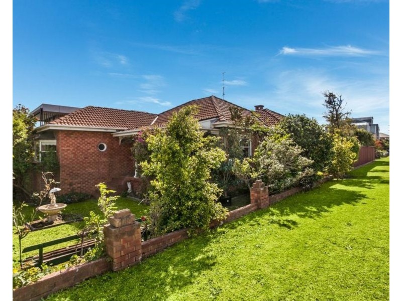 1 The Breakers Road, Thirroul NSW 2515