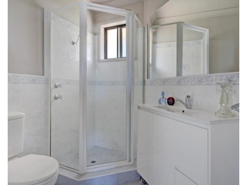 2/73 Gilmore Street, West Wollongong NSW 2500