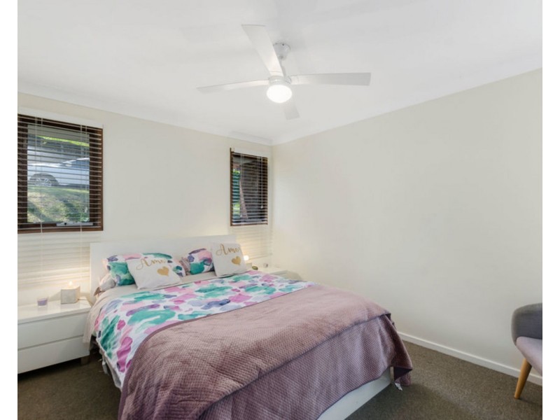 33 Hassan Street, Lake Heights NSW 2502