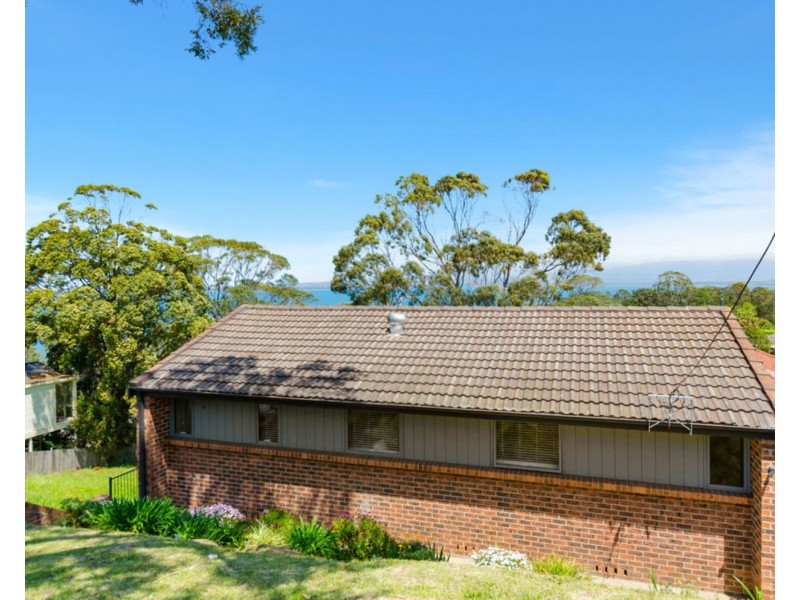 33 Hassan Street, Lake Heights NSW 2502
