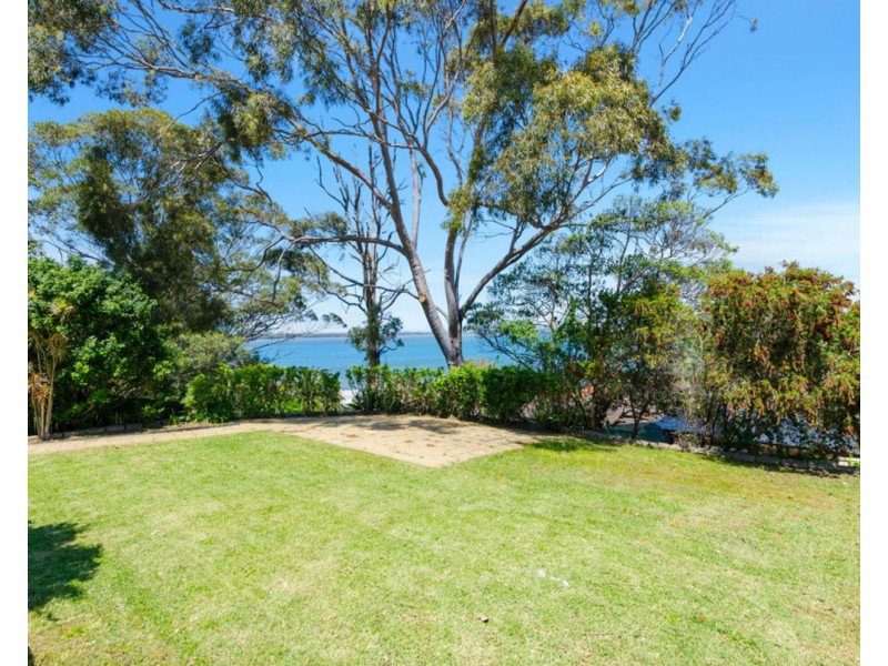 33 Hassan Street, Lake Heights NSW 2502