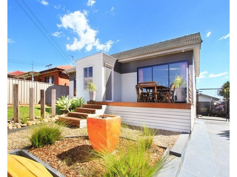 17 Buena Vista Avenue, Lake Heights NSW 2502