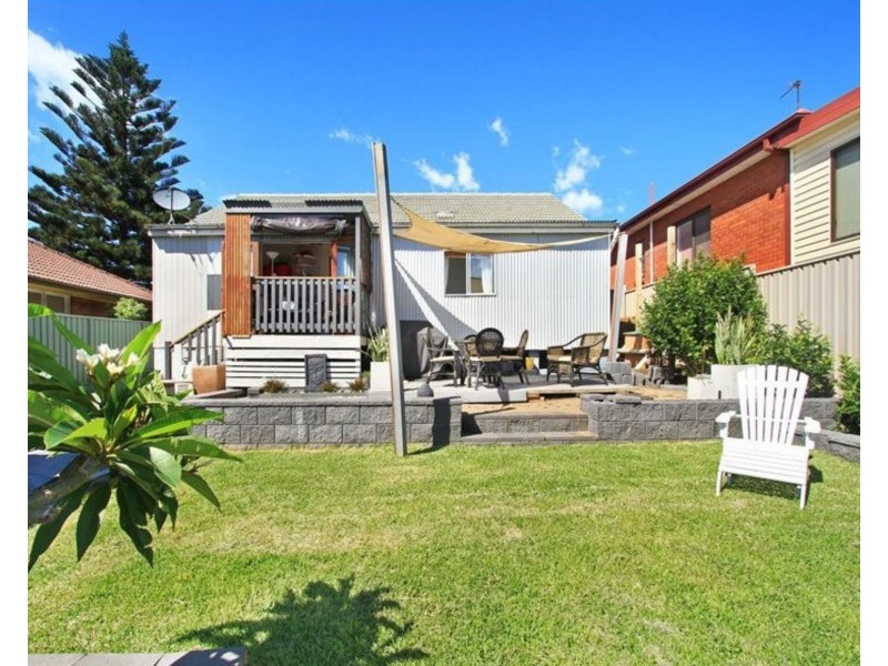 17 Buena Vista Avenue, Lake Heights NSW 2502