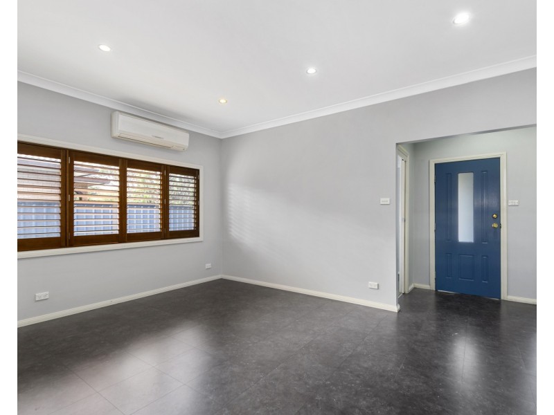 14 Illowra Crescent, Primbee NSW 2502