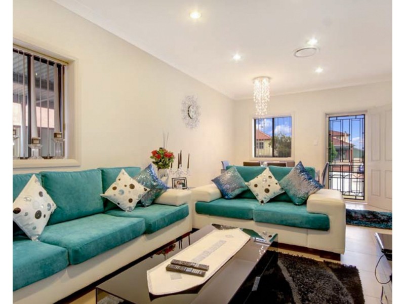 27  Steel Street, Cringila NSW 2502