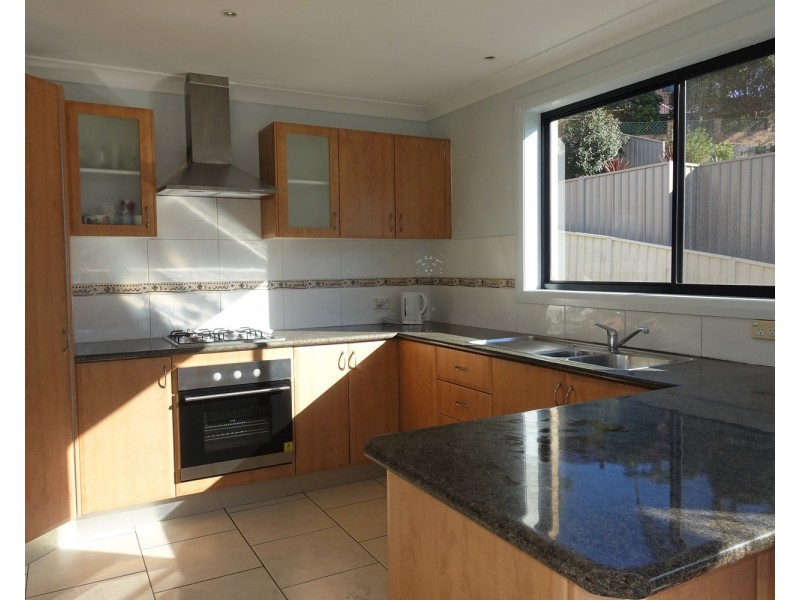 1/71 Shearwater Drive, Lake Heights NSW 2502