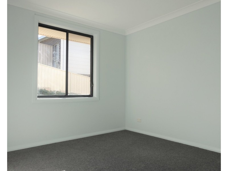 1/71 Shearwater Drive, Lake Heights NSW 2502