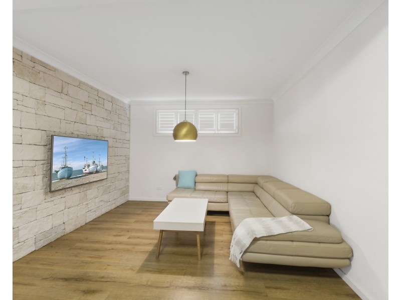 2/151 Gladstone Avenue, Mount Saint Thomas NSW 2500