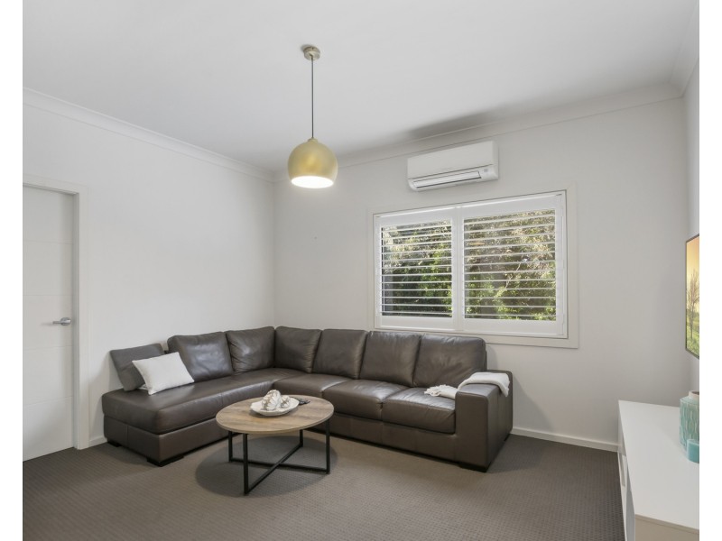 2/151 Gladstone Avenue, Mount Saint Thomas NSW 2500