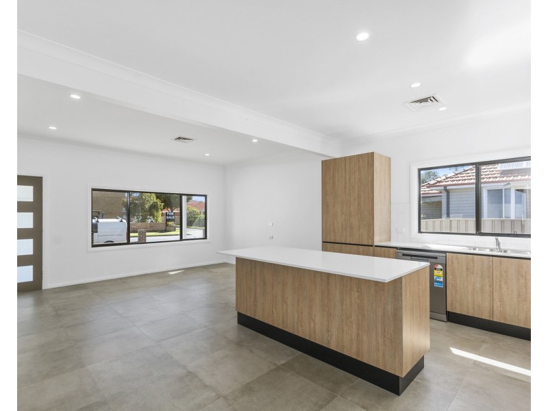 9a Elliotts Road, Fairy Meadow NSW 2519