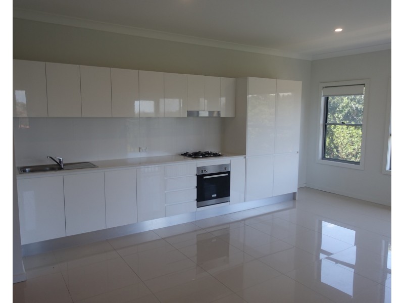 2./154 Shearwater Drive, Lake Heights NSW 2502