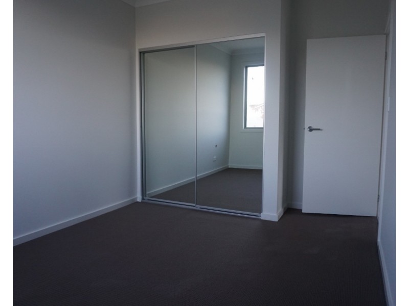 2./154 Shearwater Drive, Lake Heights NSW 2502